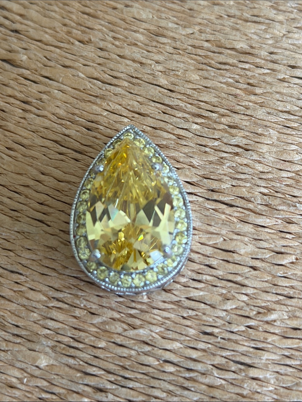 Citrine pendant large surrounded by citrine encased sterling silver latticed fr - Picture 4 of 13